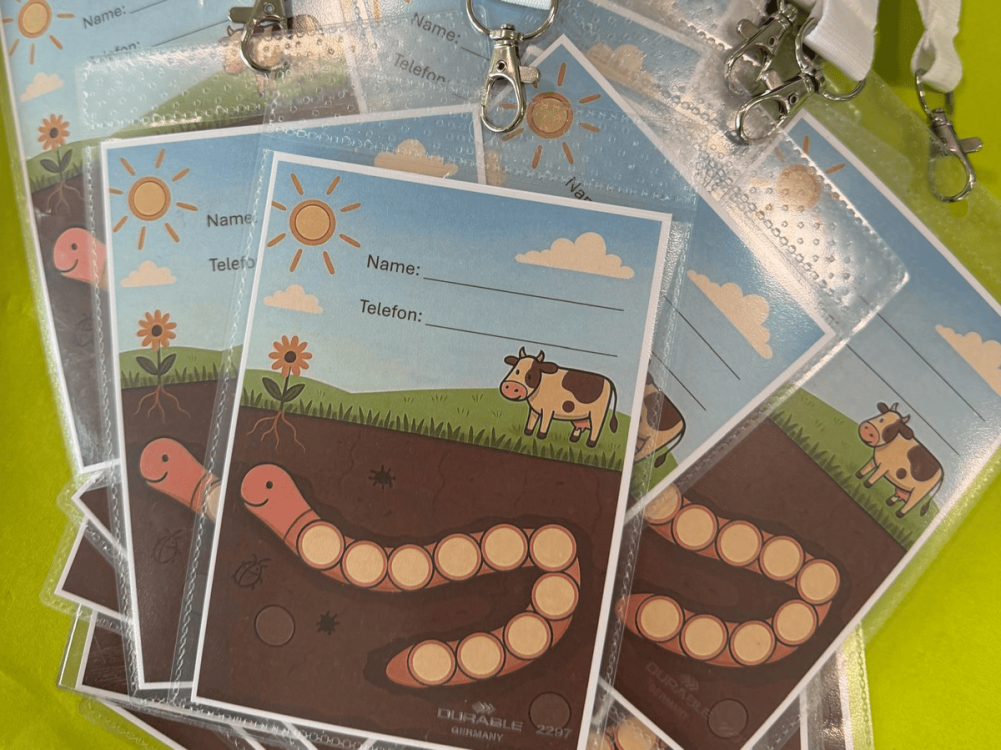 Ein Highlight für die kleinsten Gäste war der Postenlauf. Bei ausgefüllter Karte gab es am Schluss ein Erinnerungsgeschenk. (Foto: kim)