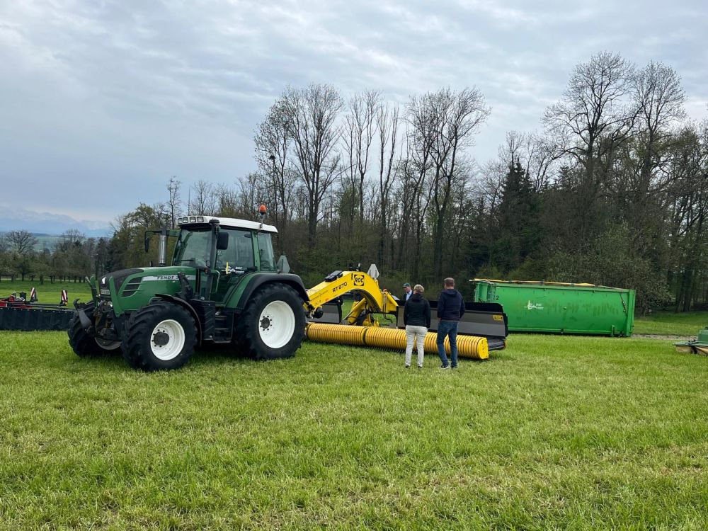 Der Pick-up-Schwader der Marke Reiter zog viele Blicke auf sich. Bild: kim