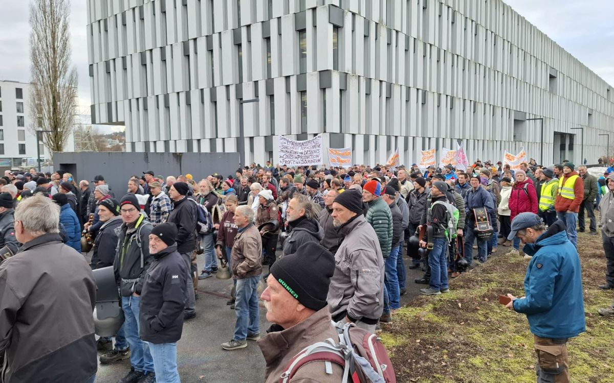 Mehrere hundert Bäuerinnen und Bauern sowie Lohnunternehmer protestierten in Bern. Bild: zVg