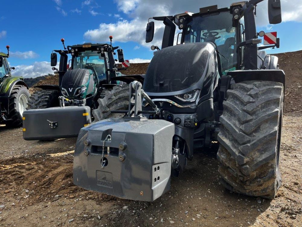 Der titan-graue Grosstraktor geht im finnischen Werk am Standort Suolahti vom Band. Foto: kim