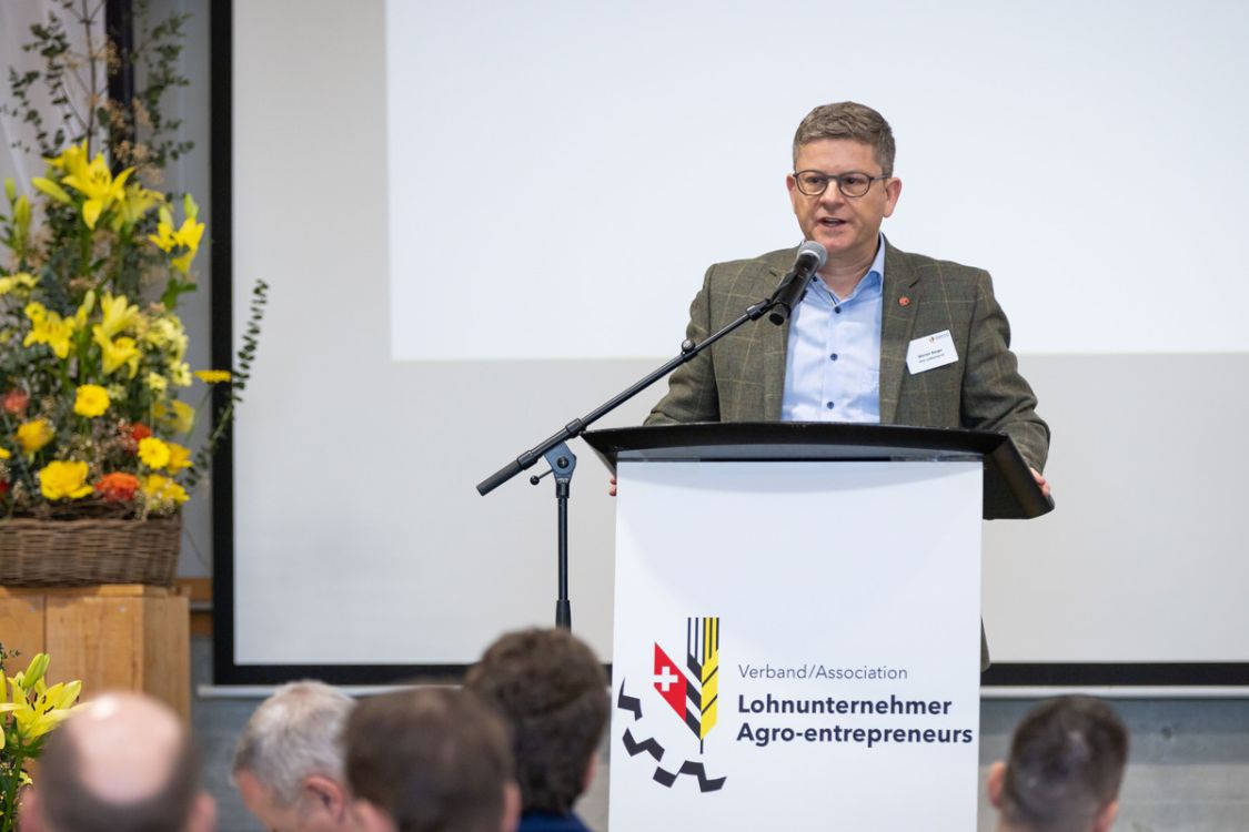 Werner Berger, président de la direction de Serco Landtechnik AG, souhaite la bienvenue aux invités.
