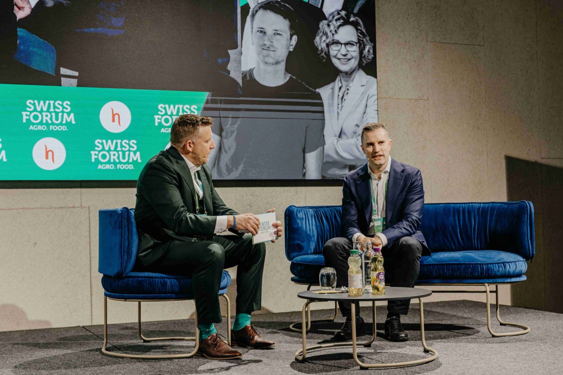 Nicholas Pennanen von Lidl Schweiz im Gespräch mit Matthias Zurflüh. (Foto: Diana Mumenthaler Fotografie)
