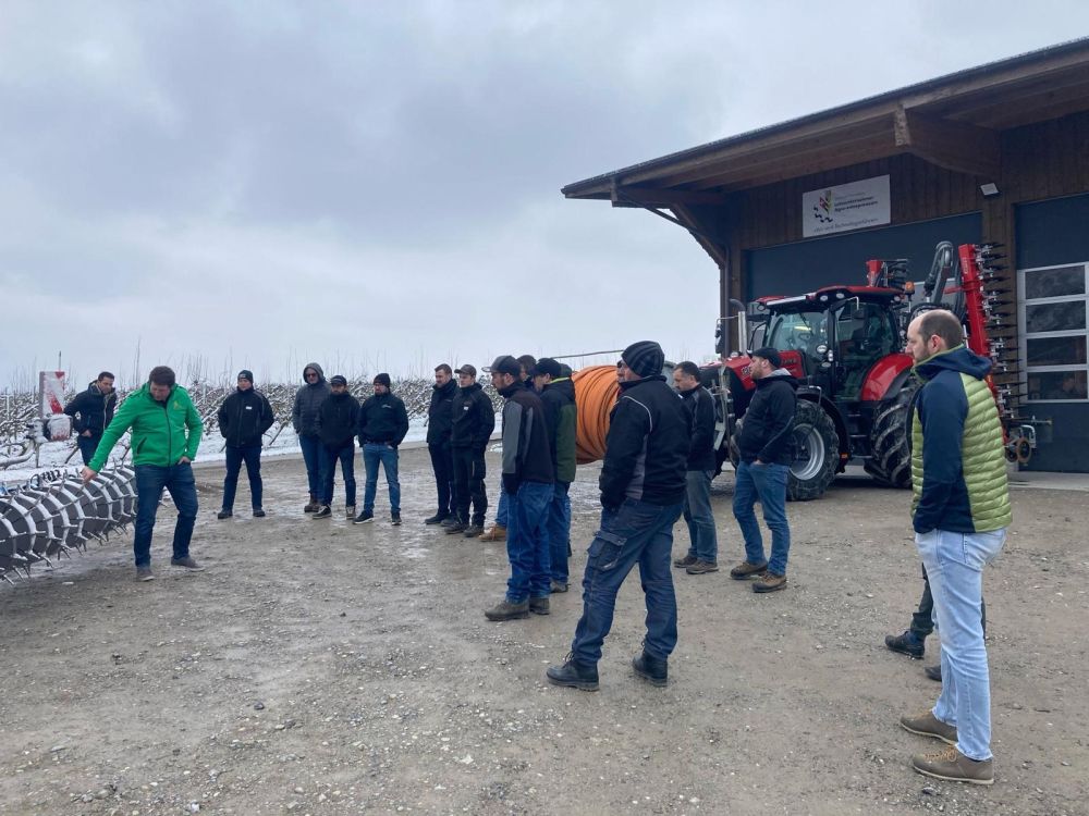 Die Besichtigung der Maschinen war ein zentraler Bestandteil des Events. Bild: kim