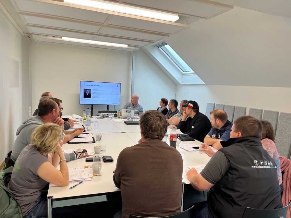 Dem Fachkräftemangel begegnen war ein Thema im Seminar Personalmanagement.