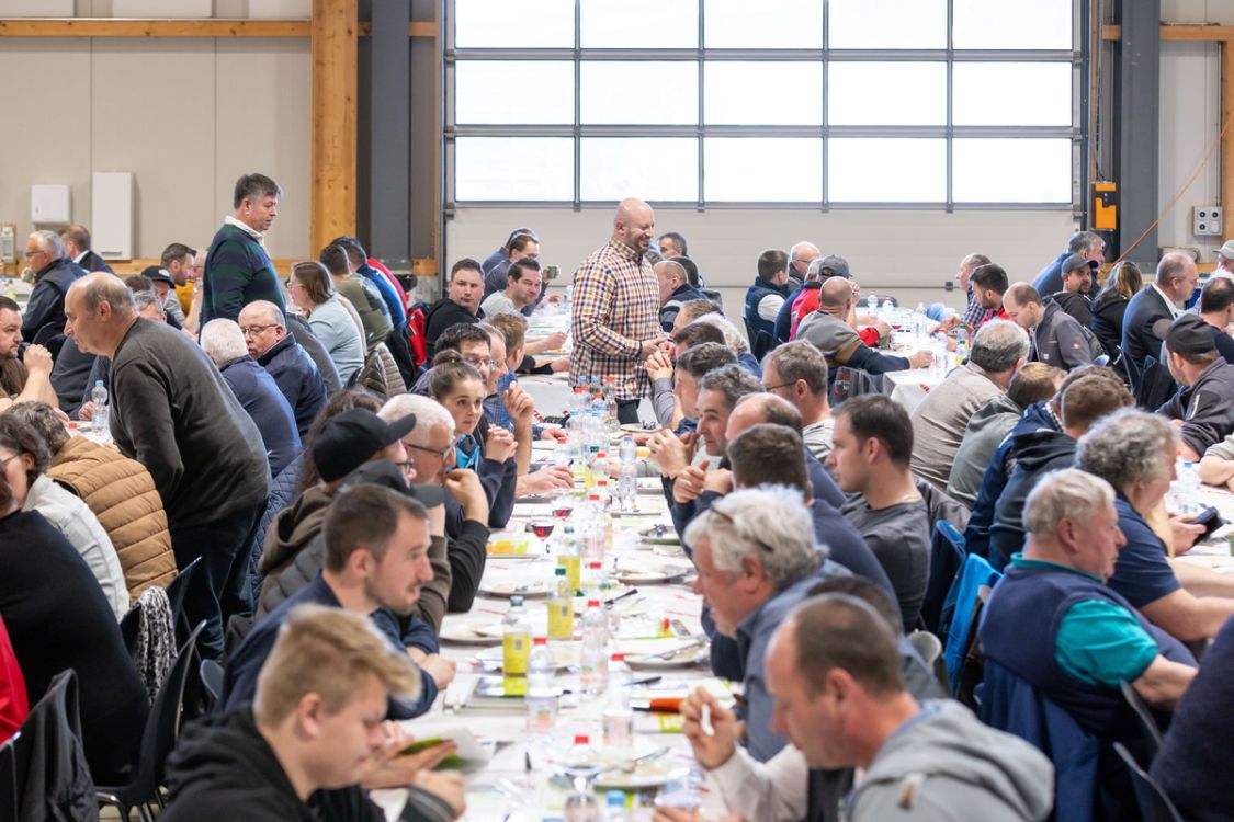 L'ambiance était conviviale malgré les défis actuels.