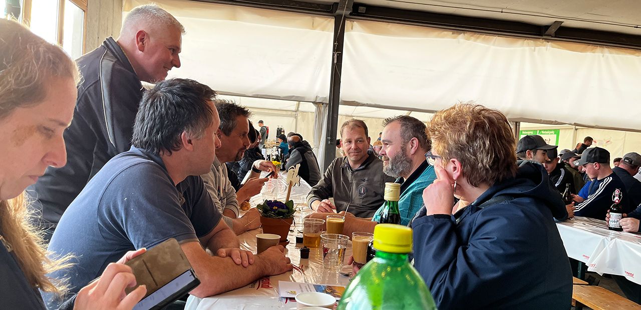 Der Austausch unter Lohnunternehmern bei solchen Events kommt nicht zu kurz.