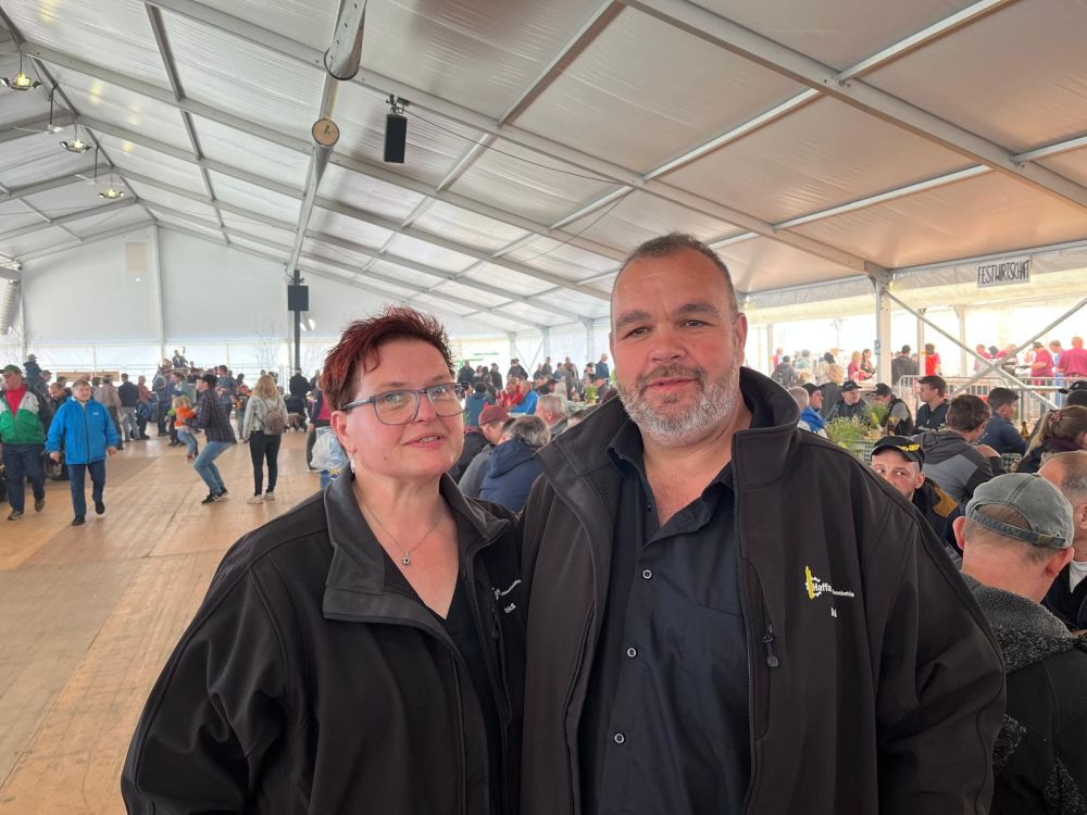 Heidi und Daniel Haffa zeigen sich überwältigt vom grossen Besucherandrang. Bild: kim