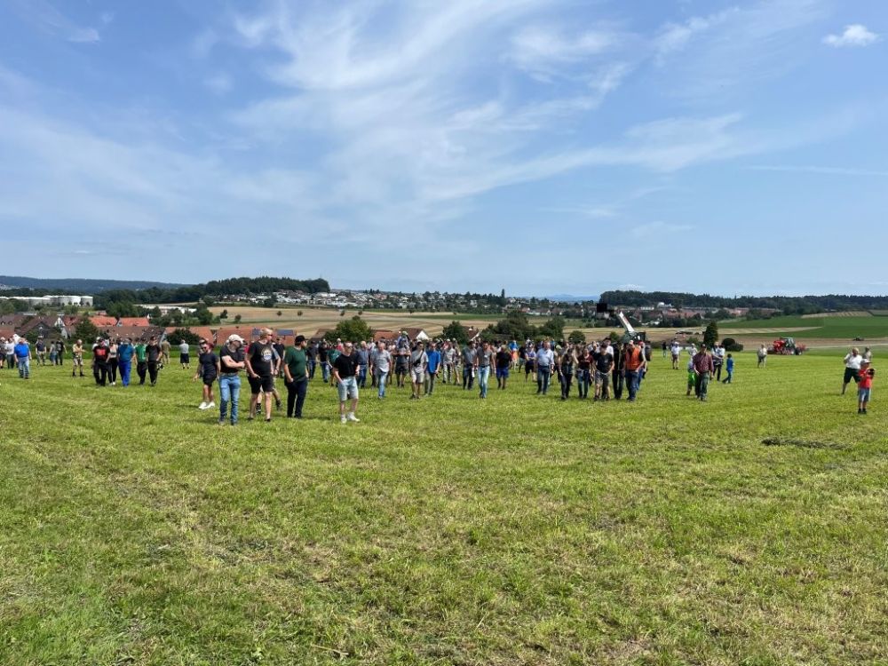 Vorstellungen am Nachmittag und Abend in Niederhasli.