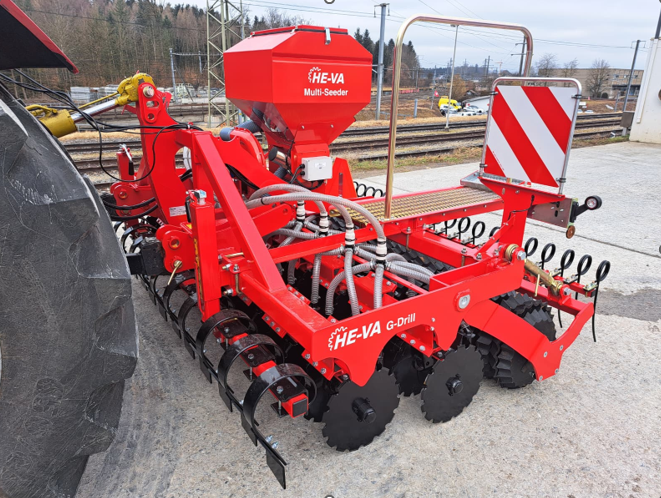 Die G-Drill Übersaatmaschine von HE-VA bietet nebst einer präzisen Saatgutablage bis ca. 20 mm Tiefe und dem wahlweisen Einsatz von Sternring- oder Glattwalze viele weitere technische Highlights. (Bild: zVg, Ott Landmaschinen)