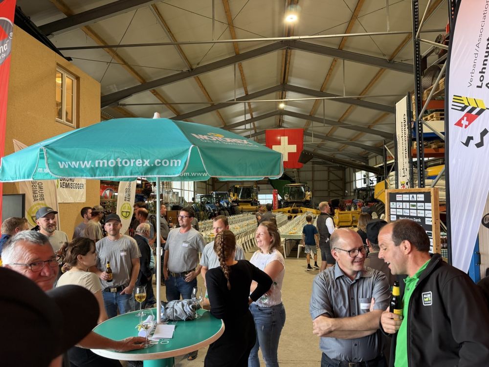 Der Austausch zwischen Mitgliedern und Partnern hat am Grillplausch einen hohen Stellenwert.