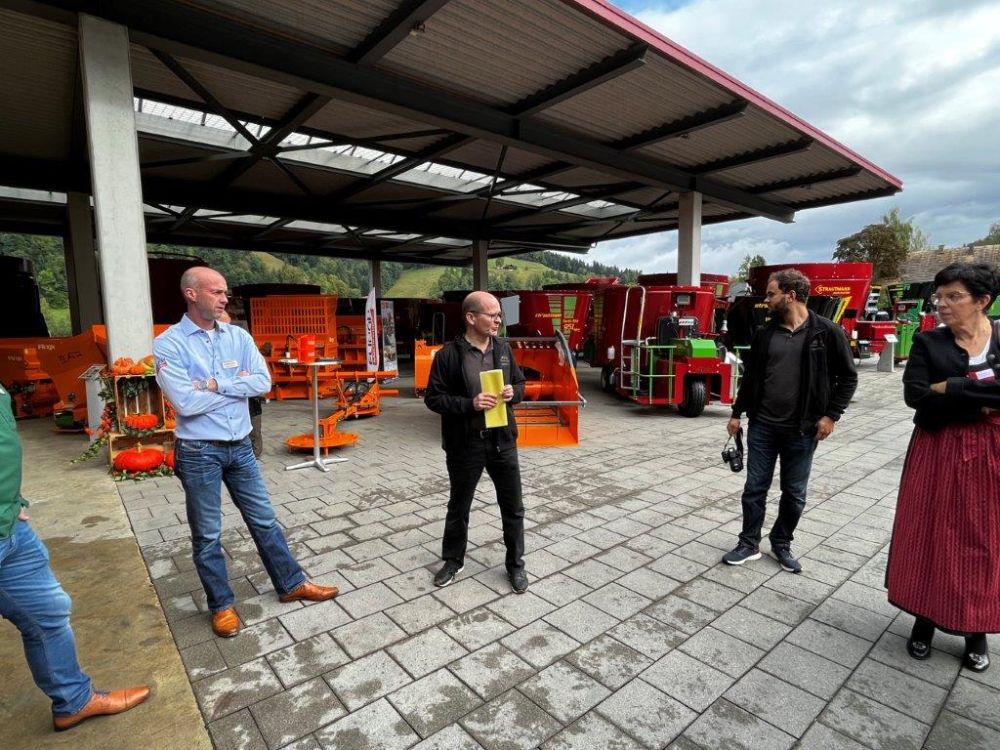 Extra angereist für das Jubiläum: Geschäftsführer und Firmenvertreter der Partnerfirmen.