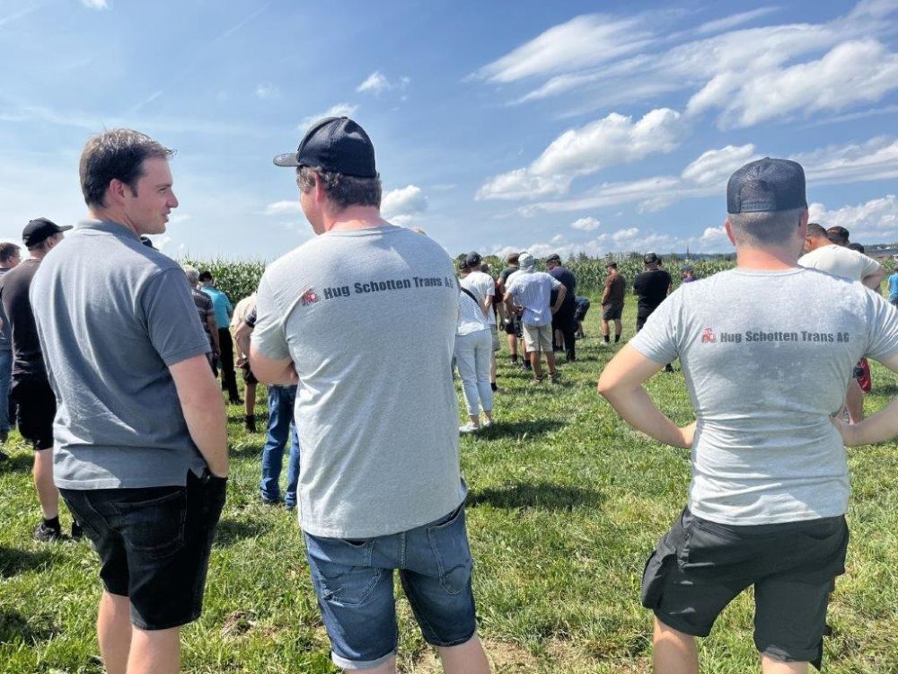 Fach-Austausch zwischen Hug René (Hug Schottentrans AG) und Philipp Inauen (Betriebsleiter Odermatt Umwelttechnik AG). Bild: kim