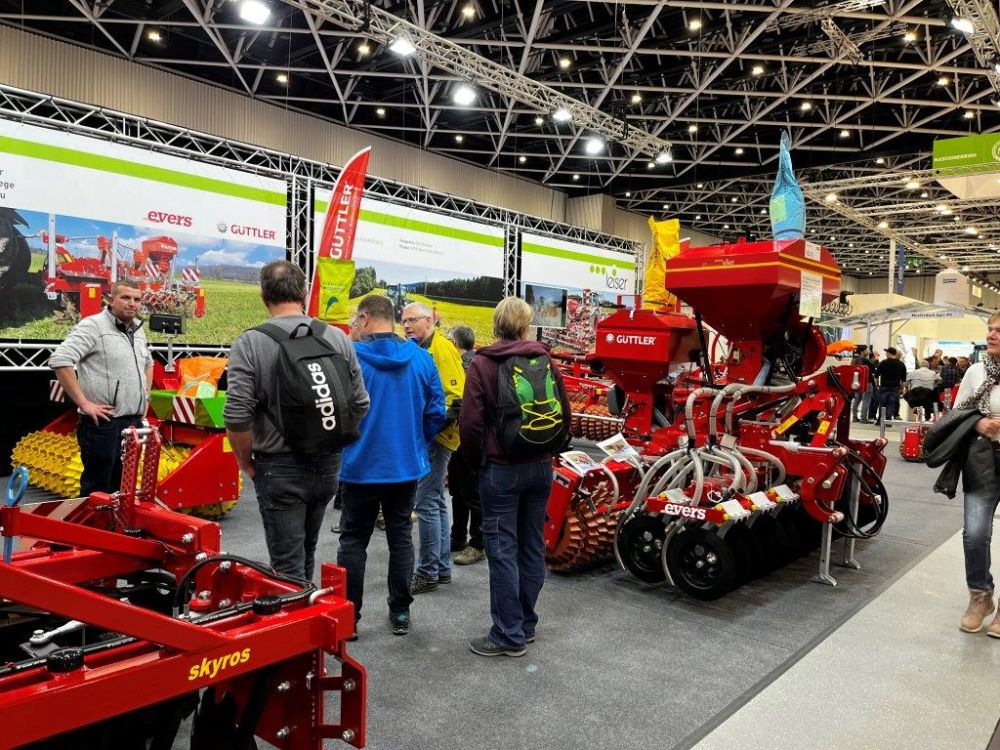 Leiser AG als Importeur unter anderem von Güttler und Evers präsentierte ihre Maschinen in der neuen Kantonalbank Halle.