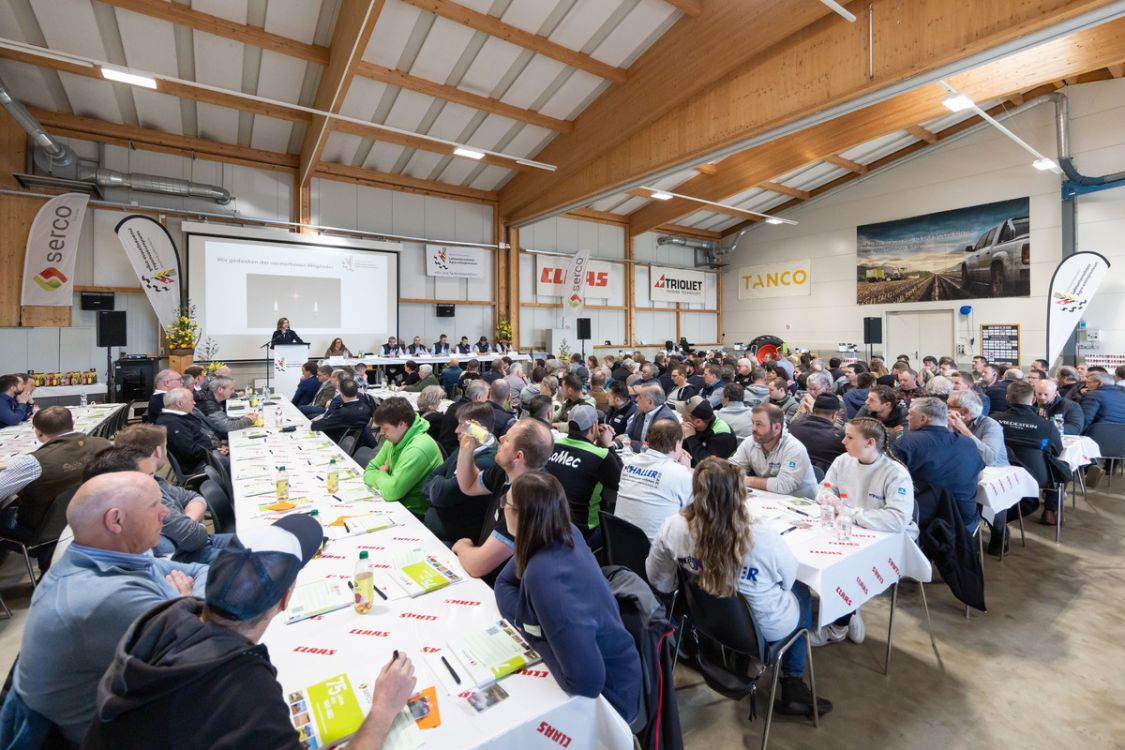 300 membres et invités, dont 83 ayant le droit de vote.