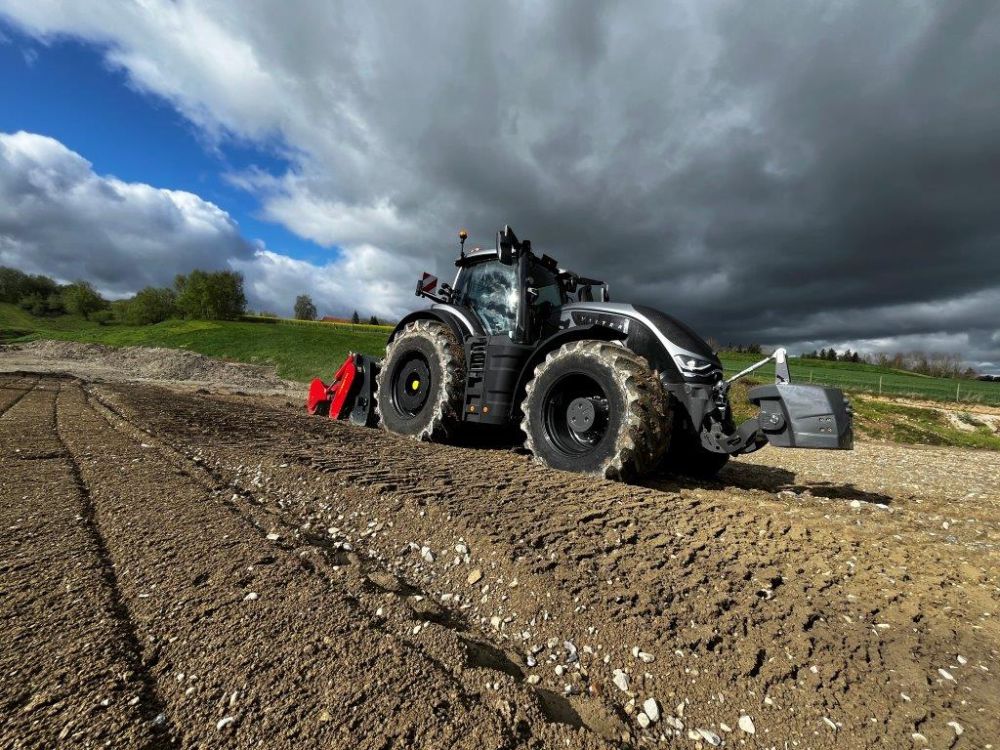 Das neue Flaggschiff von Valtra aus der S-Serie: S416. Foto: kim