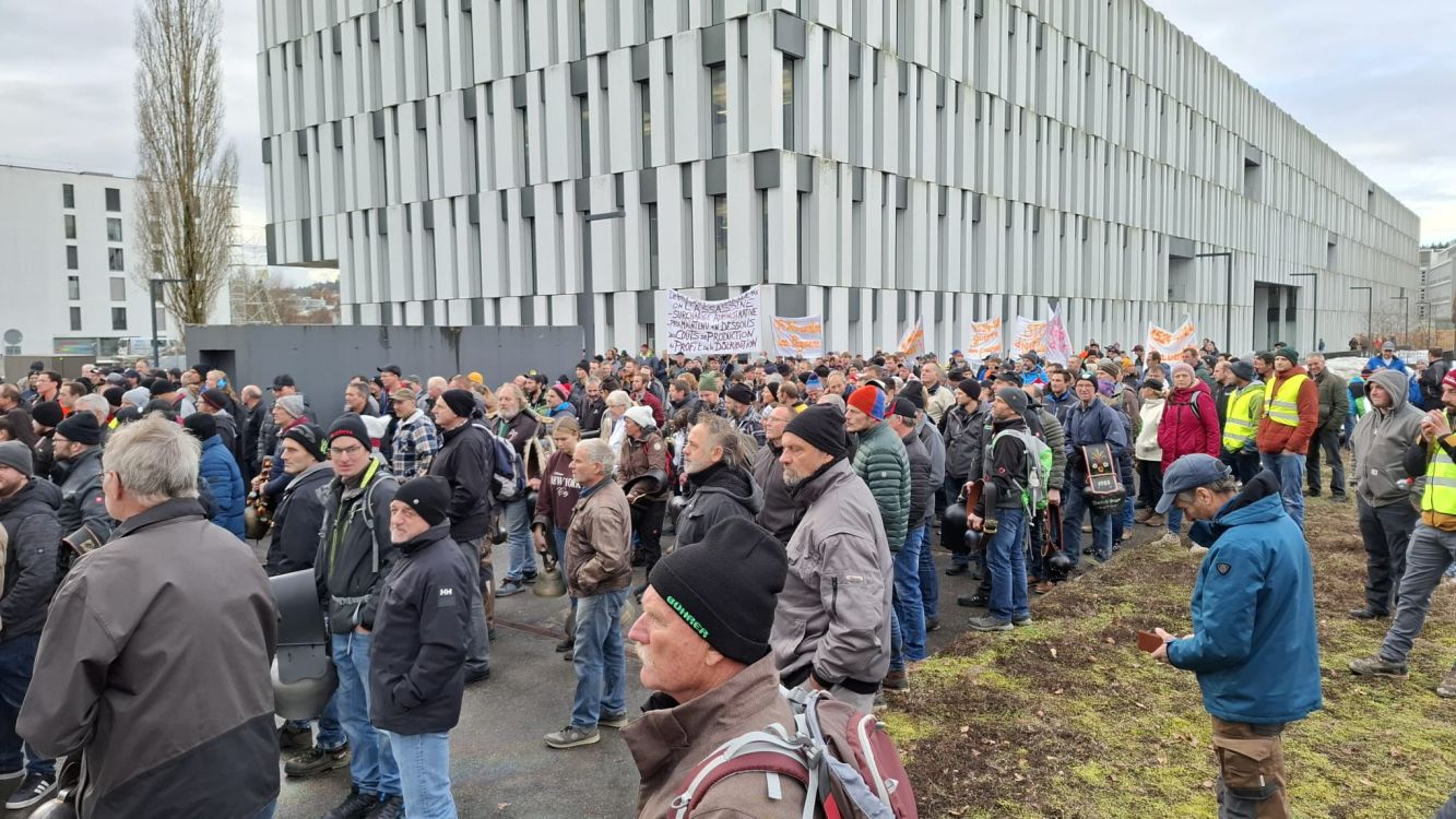 Plusieurs centaines de paysans et d'entrepreneurs agricoles ont protesté à Berne. Image : zVg