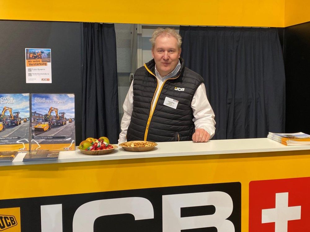 Urs Lederman de JCB Suisse ; des pelles et chargeuses aux tracteurs. Image : UlUt