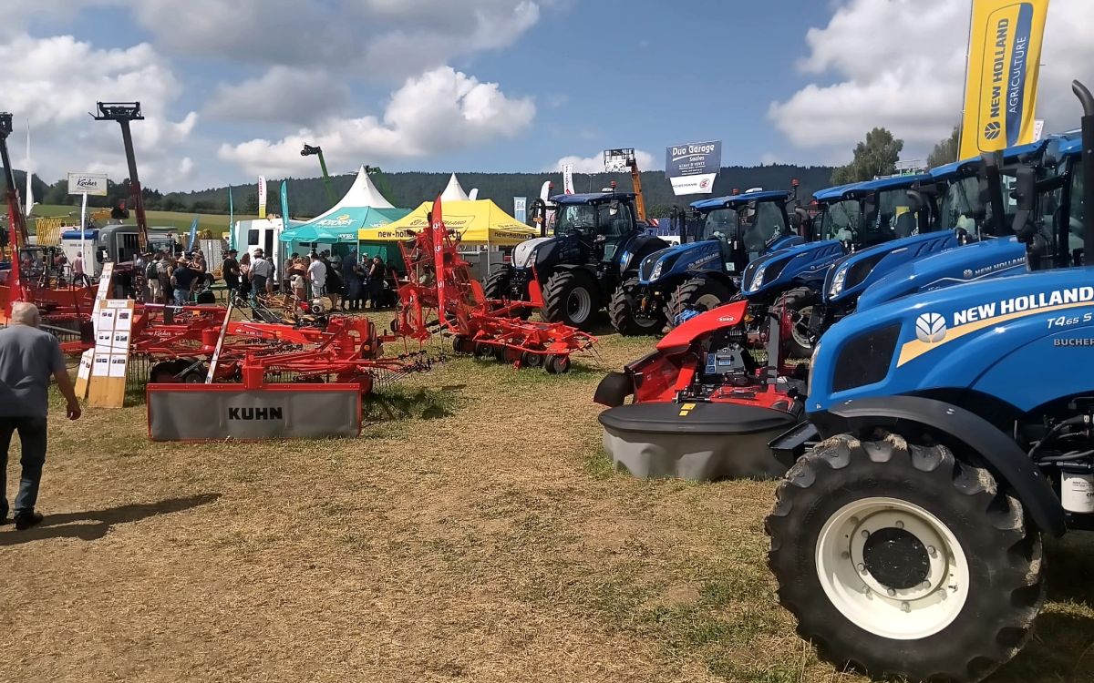 New Holland fait partie de la soixantaine d'exposants de machines agricoles présents à la Foire de Chaindon. Photo : BG