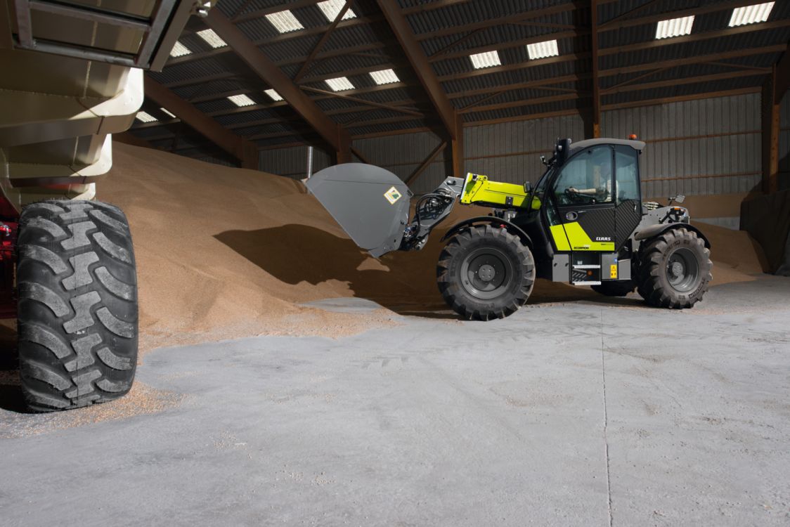 Le télescopique Claas Scorpion dans sa version exclusive Night Edition. Photo : zVg